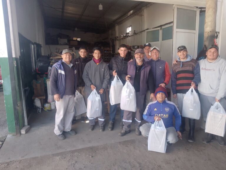 Estancia Grande fortalece a su personal: entregó ropa de trabajo, cumplió con el pago de sueldos y aguinaldo y genera expectativas por una nueva mejora salarial